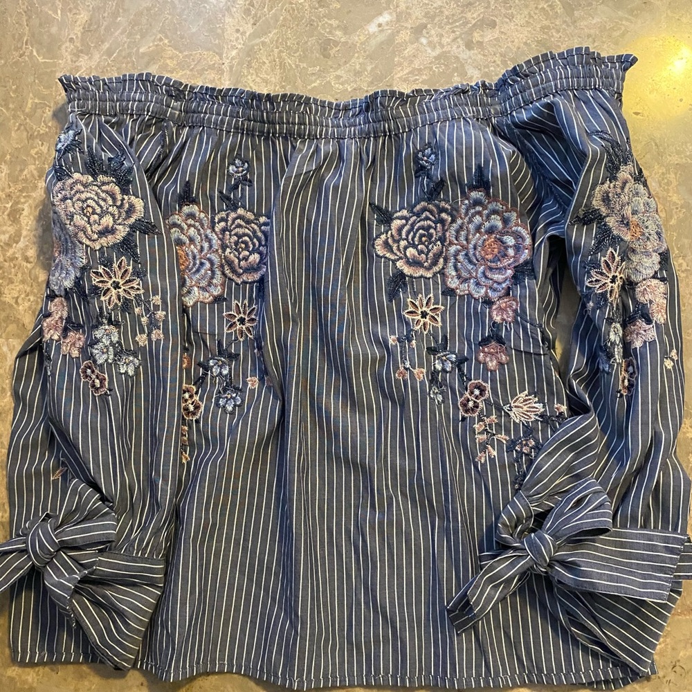 American Eagle Off Shoulder Top